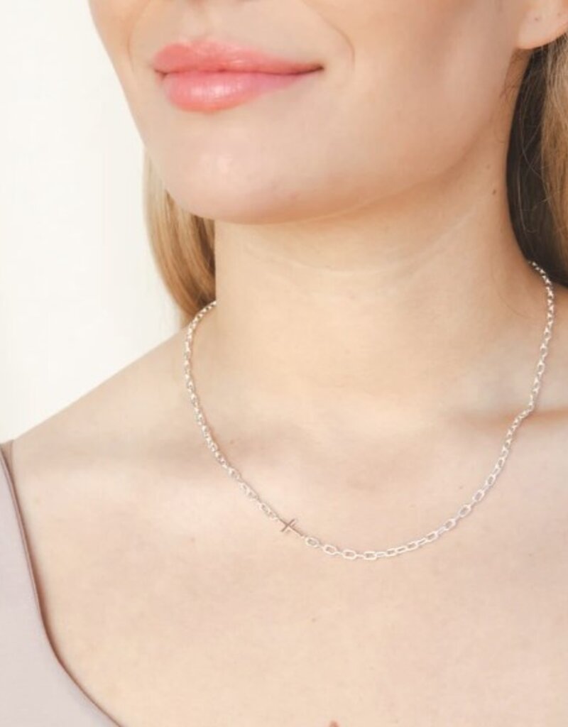 J.HOFFMAN'S Mini Chain Breaker Cross Necklace