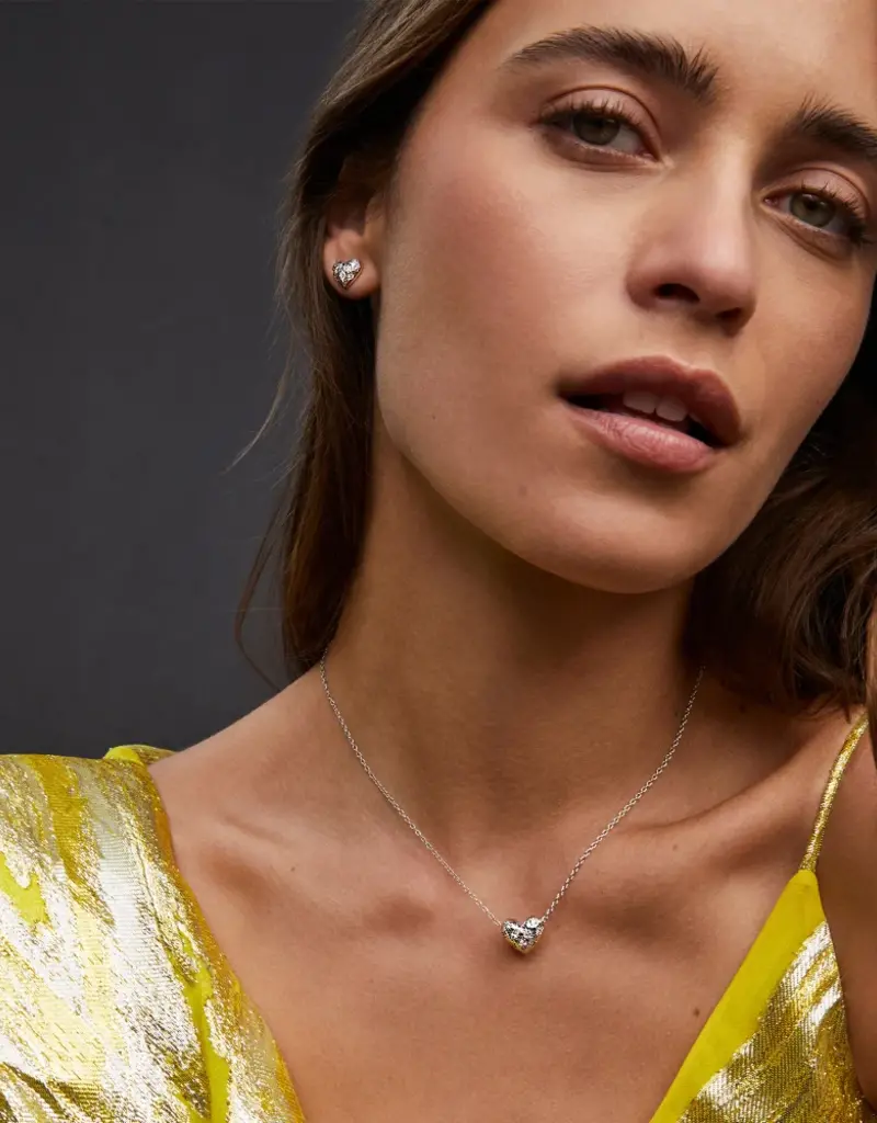 KENDRA SCOTT Holland Heart Stud Earrings