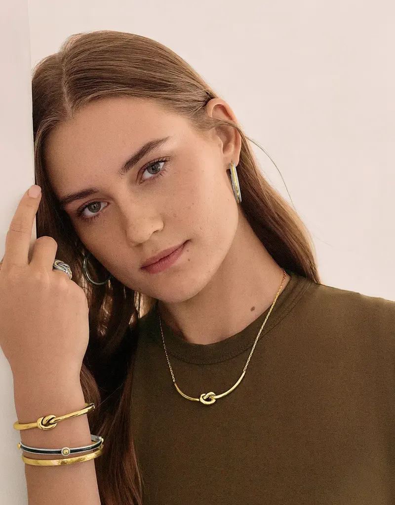 Interlok Single Knot Necklace in Gold