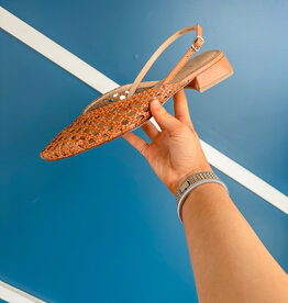 J.HOFFMAN'S Birdie Pointed Toe Slingback