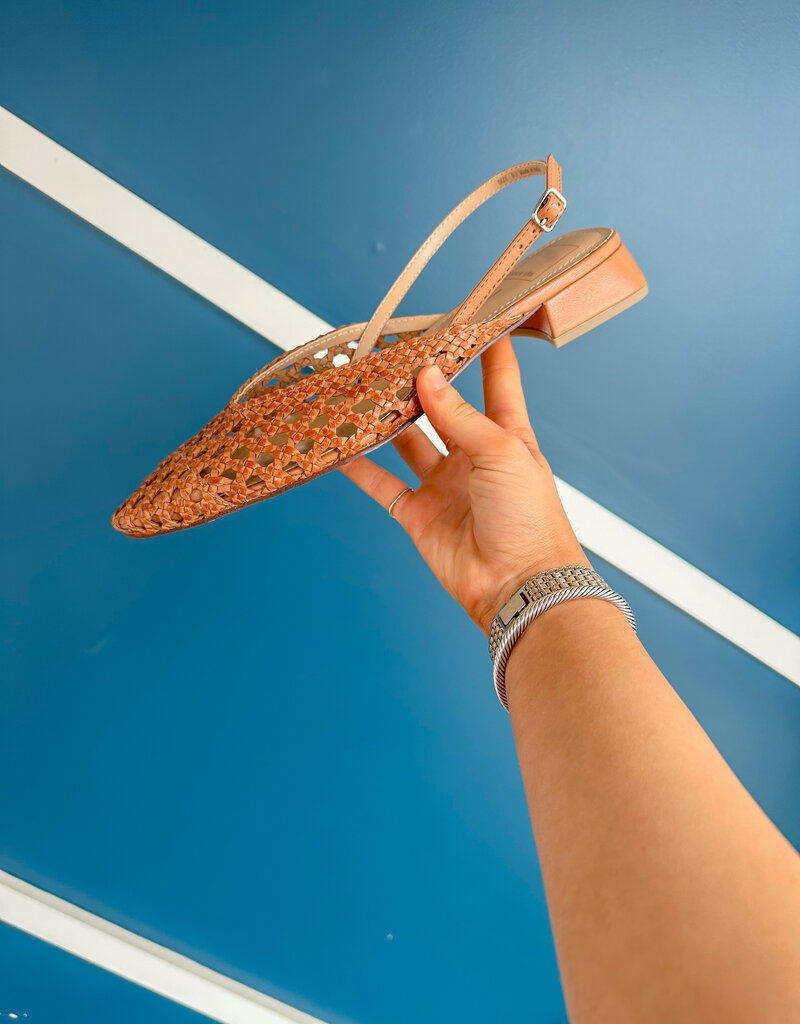 J.HOFFMAN'S Birdie Pointed Toe Slingback