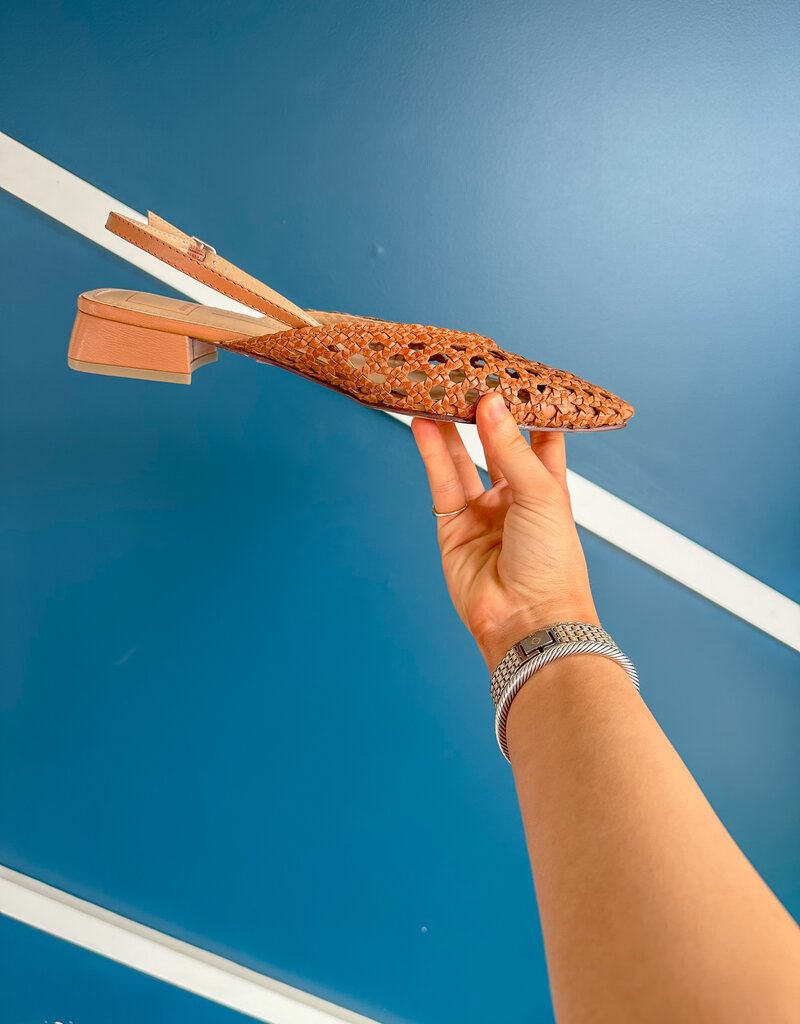 J.HOFFMAN'S Birdie Pointed Toe Slingback