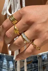 J.HOFFMAN'S Billy Dainty Chain Ring