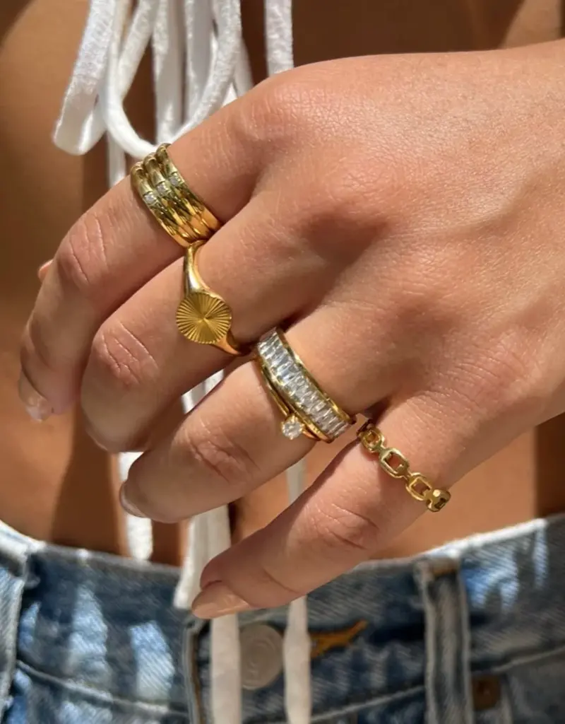 J.HOFFMAN'S Billy Dainty Chain Ring