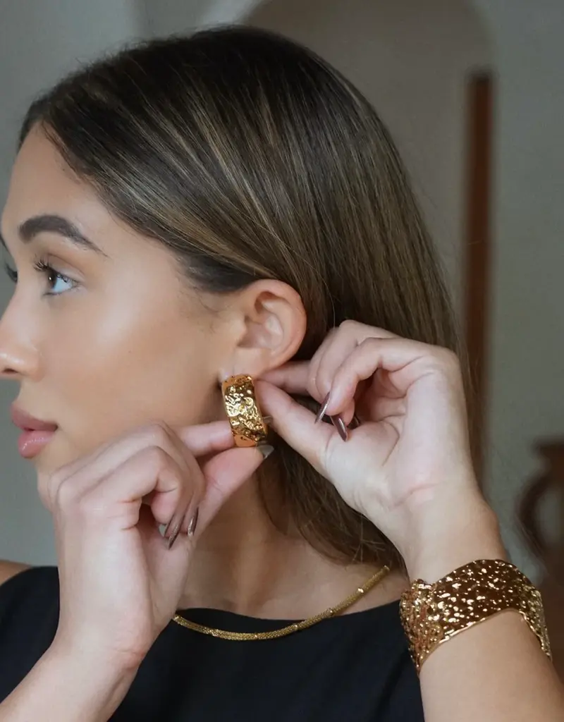 J.HOFFMAN'S Robbie Hammered Hoop Earrings- Gold