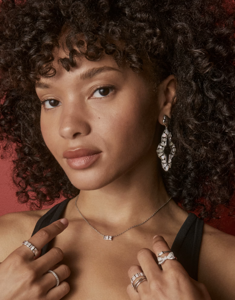 KENDRA SCOTT Jamie Short Pendant Necklace