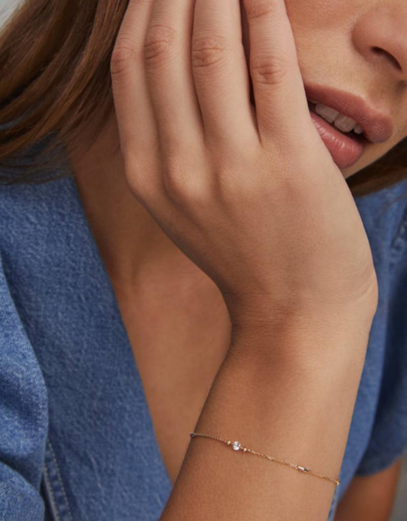 KENDRA SCOTT 0.10 ct Floating Lab Grown White Diamond Delicate Chain Bracelet in 14k Yellow Gold