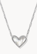 KENDRA SCOTT Ari Heart Statement Necklace