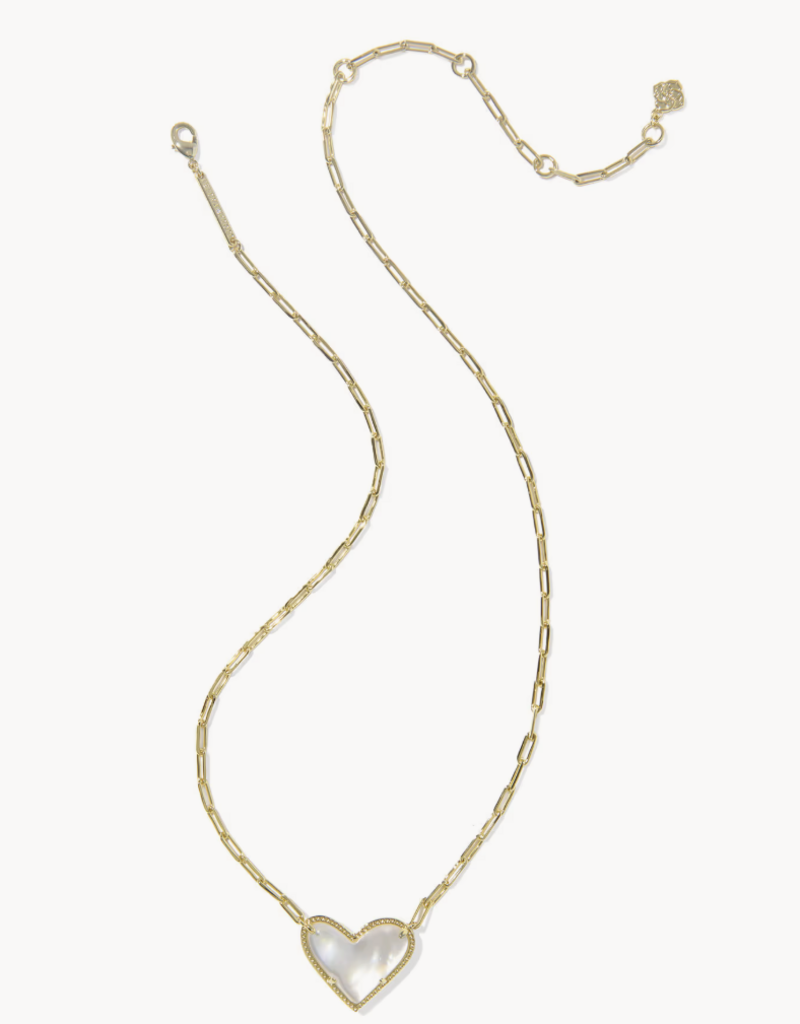 KENDRA SCOTT Ari Heart Statement Necklace