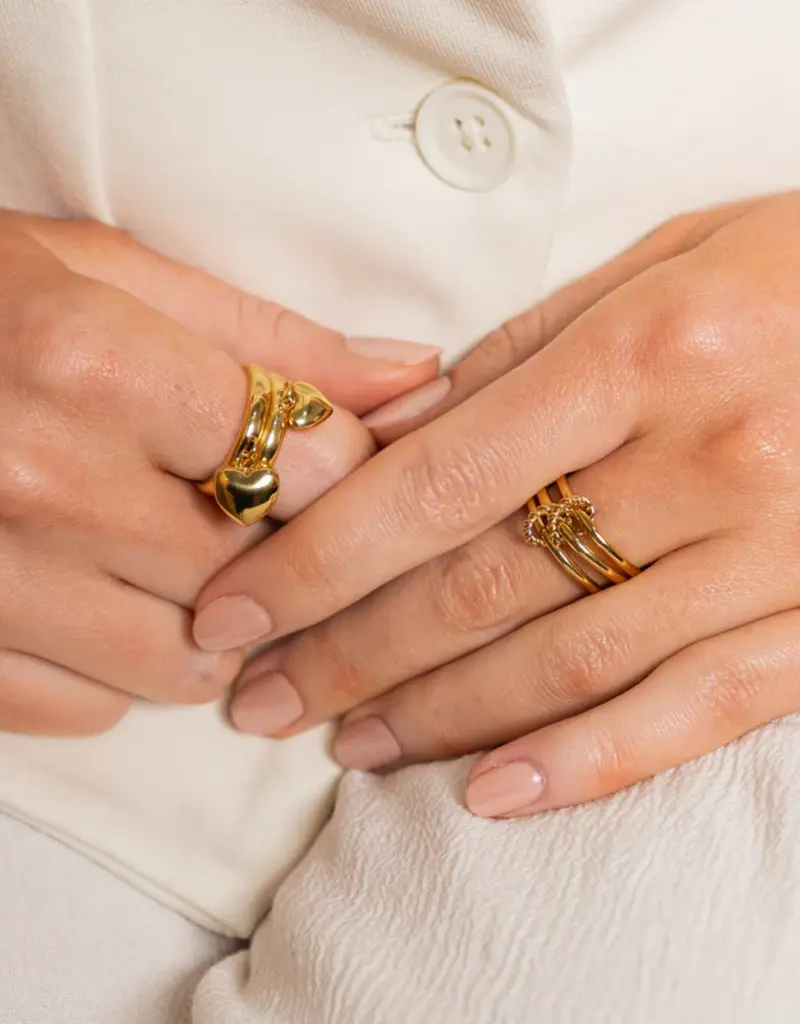 J.HOFFMAN'S Puffy Double Heart Ring in Gold
