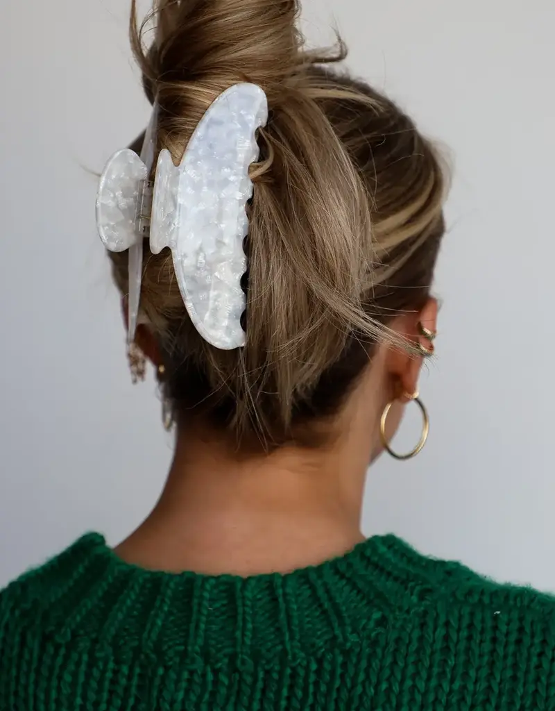 J.HOFFMAN'S Oversized Claw- Cream Pearl