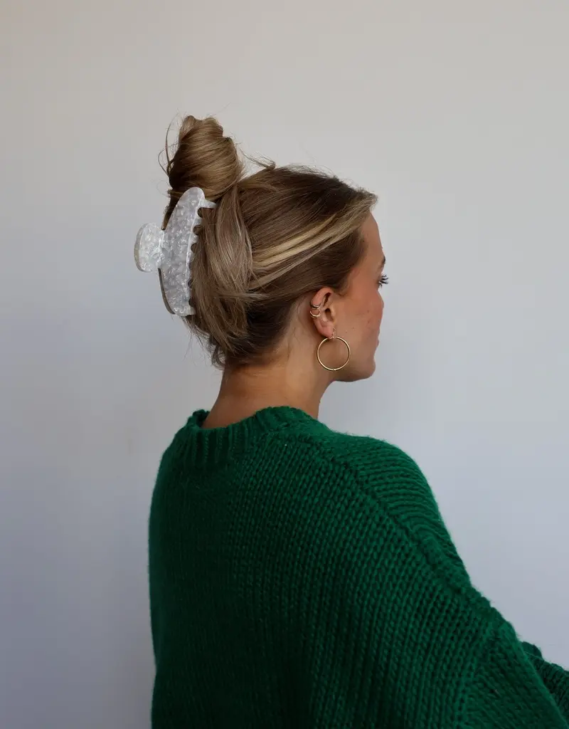 J.HOFFMAN'S Oversized Claw- Cream Pearl