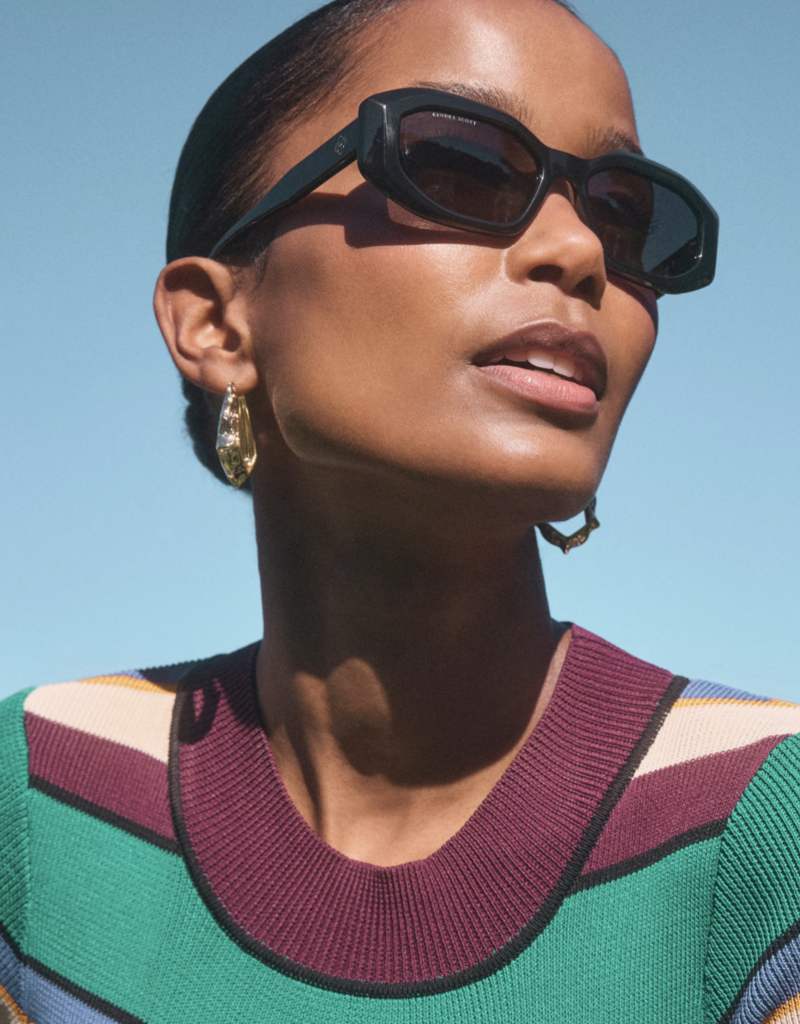 KENDRA SCOTT Adriana Scalloped Frame Hoop