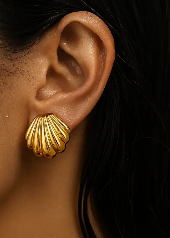 J.HOFFMAN'S Izel Shell Earrings in Gold