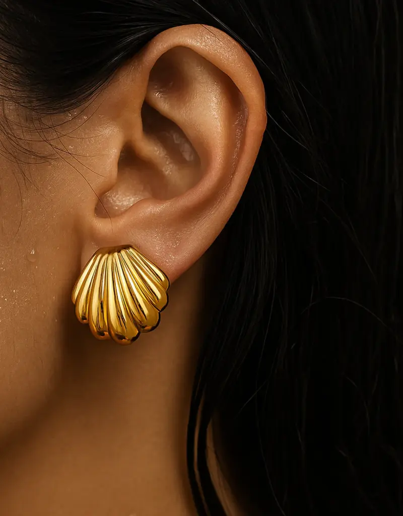 J.HOFFMAN'S Izel Shell Earrings in Gold