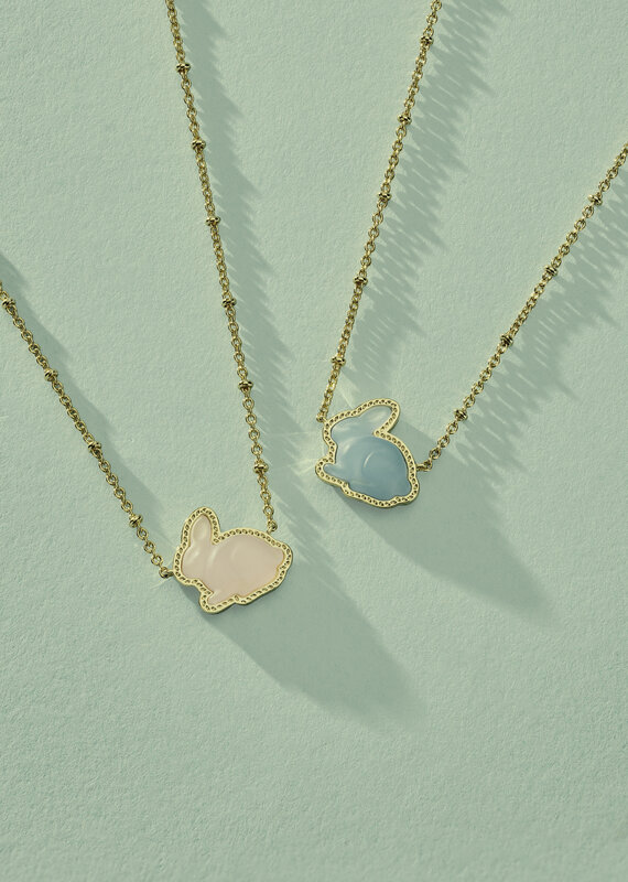 KENDRA SCOTT Bunny Short Pendant Necklace