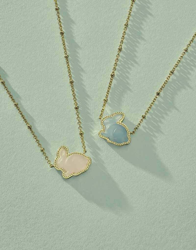 KENDRA SCOTT Bunny Short Pendant Necklace