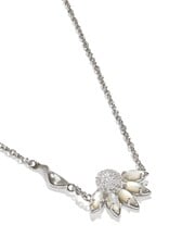 KENDRA SCOTT Anya Flower Pendant Necklace