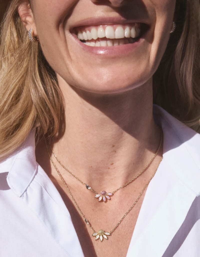KENDRA SCOTT Anya Flower Pendant Necklace