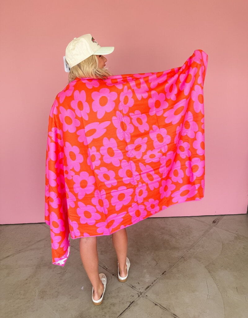J.HOFFMAN'S Pop Art Petals Pool Towel
