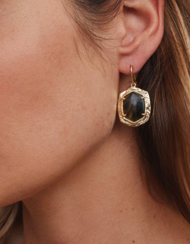 KENDRA SCOTT Tiger Stripe Daphne Drop Earrings in Gold