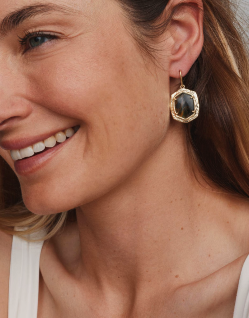 KENDRA SCOTT Tiger Stripe Daphne Drop Earrings in Gold