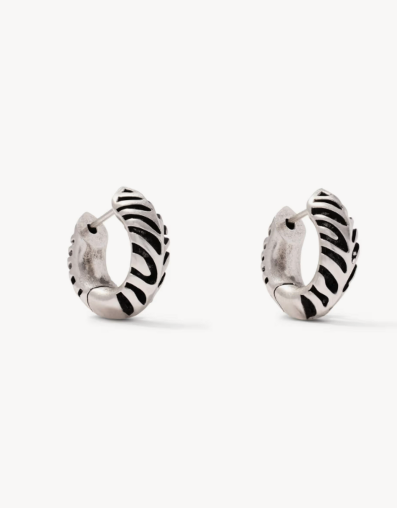 KENDRA SCOTT Tiger Stripe Mikkie Huggie