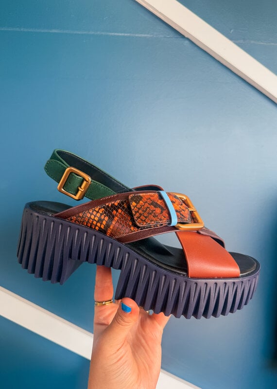 J.HOFFMAN'S Plia Juno Platform Sandal in Coffee