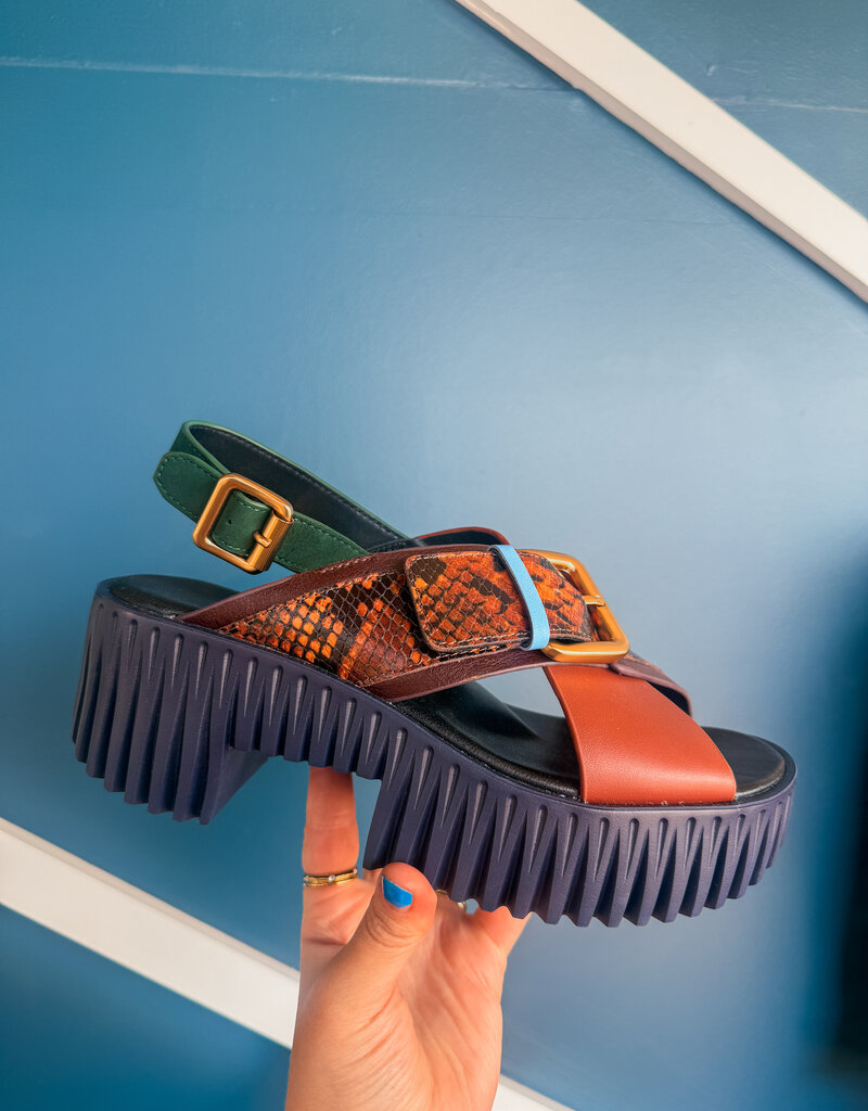 J.HOFFMAN'S Plia Juno Platform Sandal in Coffee