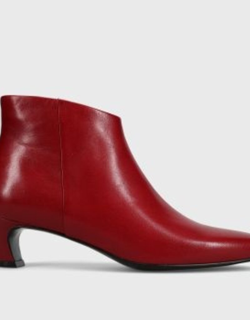 J.HOFFMAN'S Sadie in Cherry Red