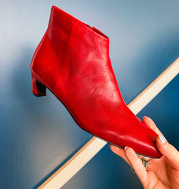 J.HOFFMAN'S Sadie in Cherry Red