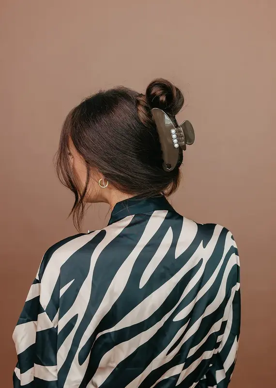 J.HOFFMAN'S House of Her Oversized Brown w/ Pearl Claw