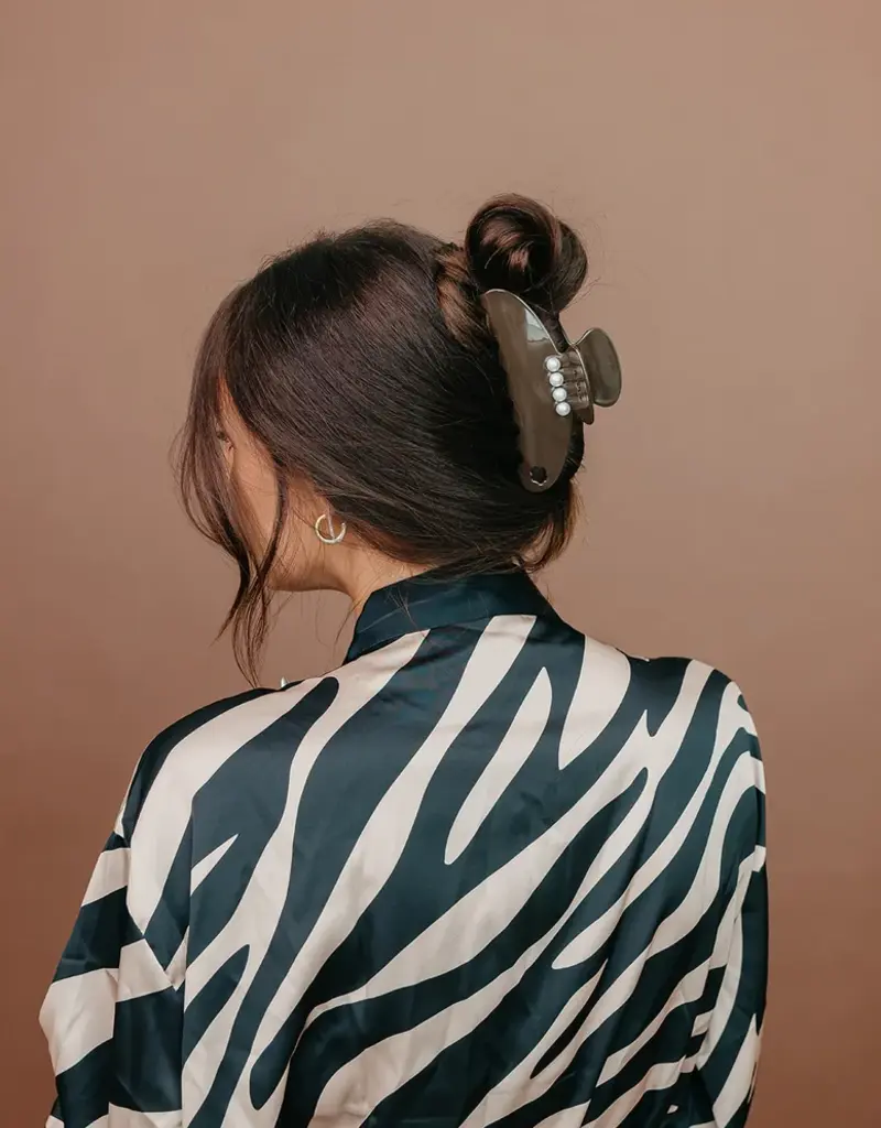 J.HOFFMAN'S House of Her Oversized Brown w/ Pearl Claw