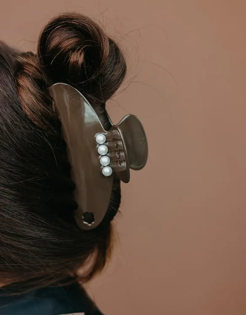 J.HOFFMAN'S House of Her Oversized Brown w/ Pearl Claw