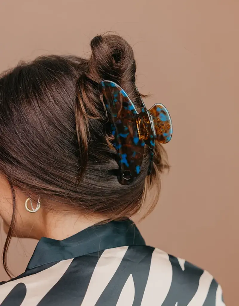 J.HOFFMAN'S House of Her Oversized Tortoise Teal Claw