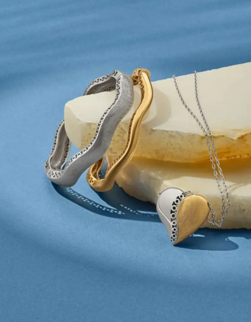 Inner Circle Curvy Heart Necklace