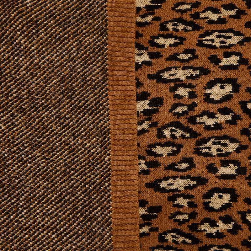 Two's Reversible Leopard scarf
