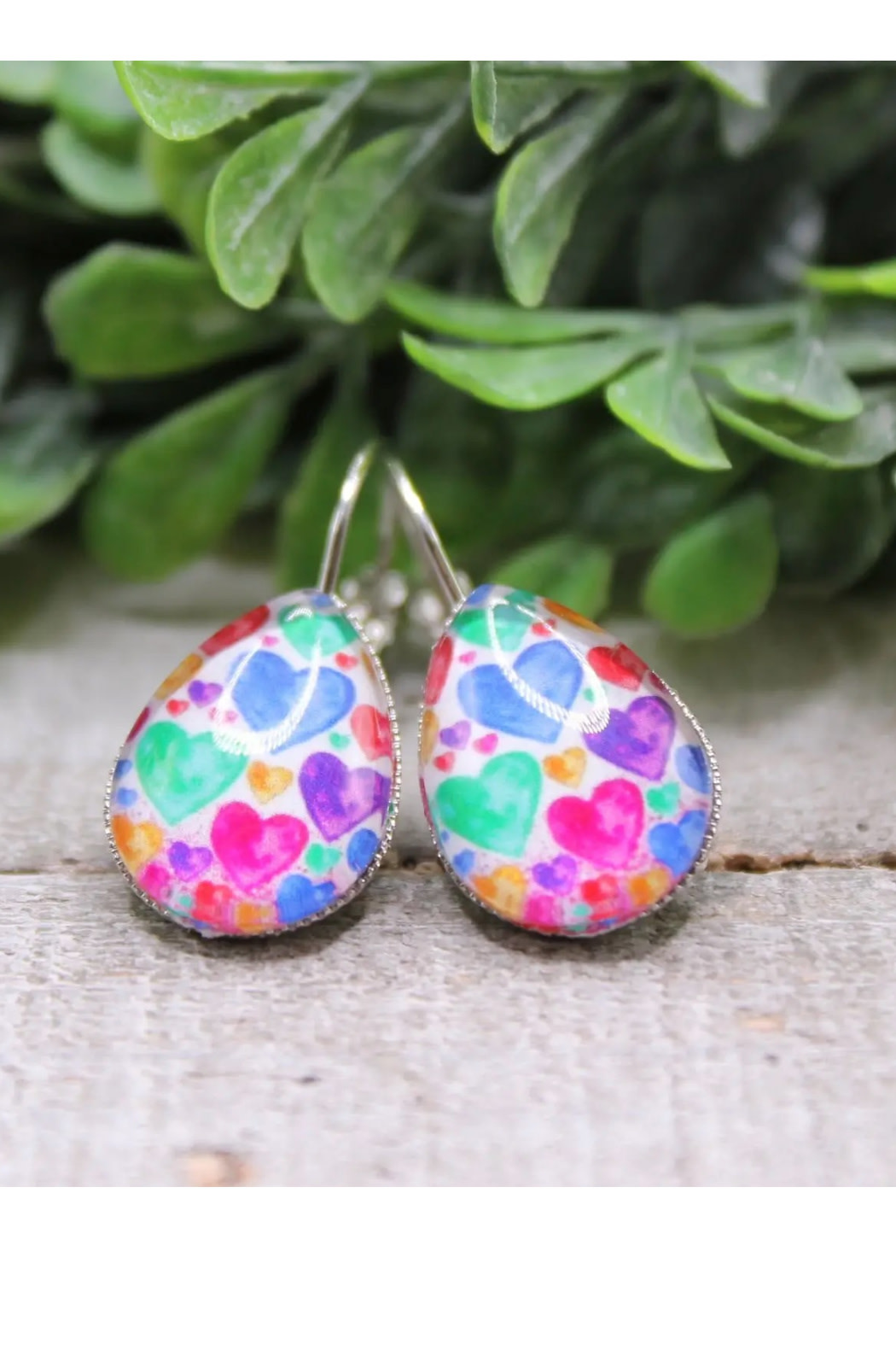 Trend Boutique Colorful hearts french lever earrings