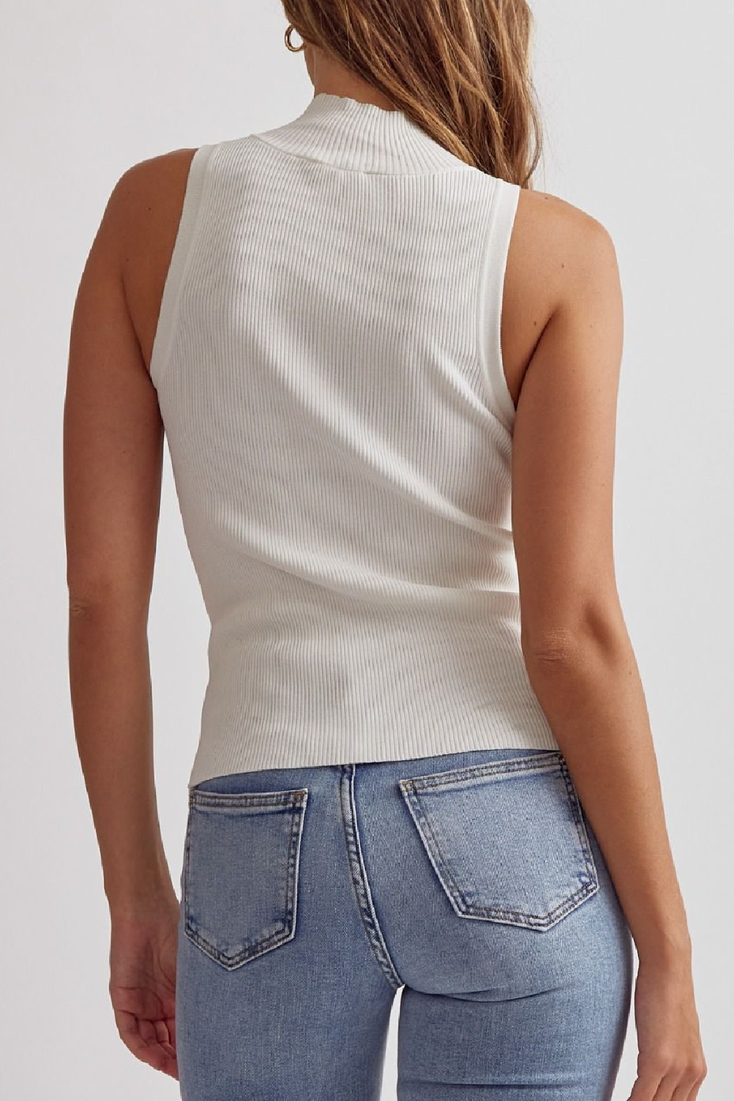 Entro Sleeveless Mock neck Ribbed top