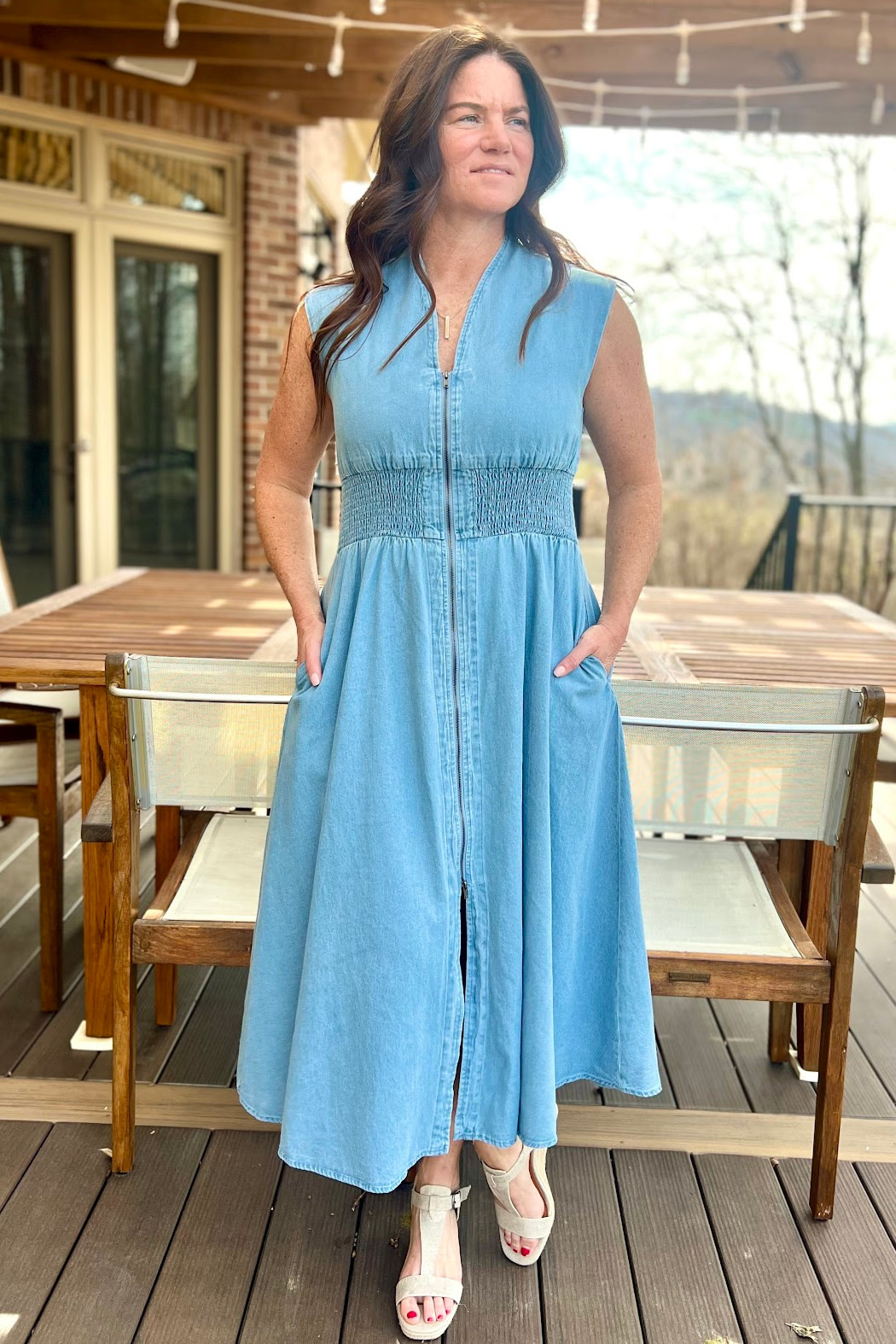 Entro Sleeveless ZipUp Dress