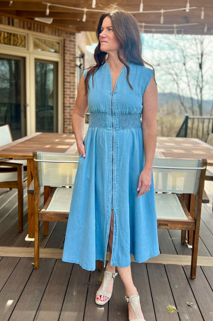 Entro Sleeveless ZipUp Dress