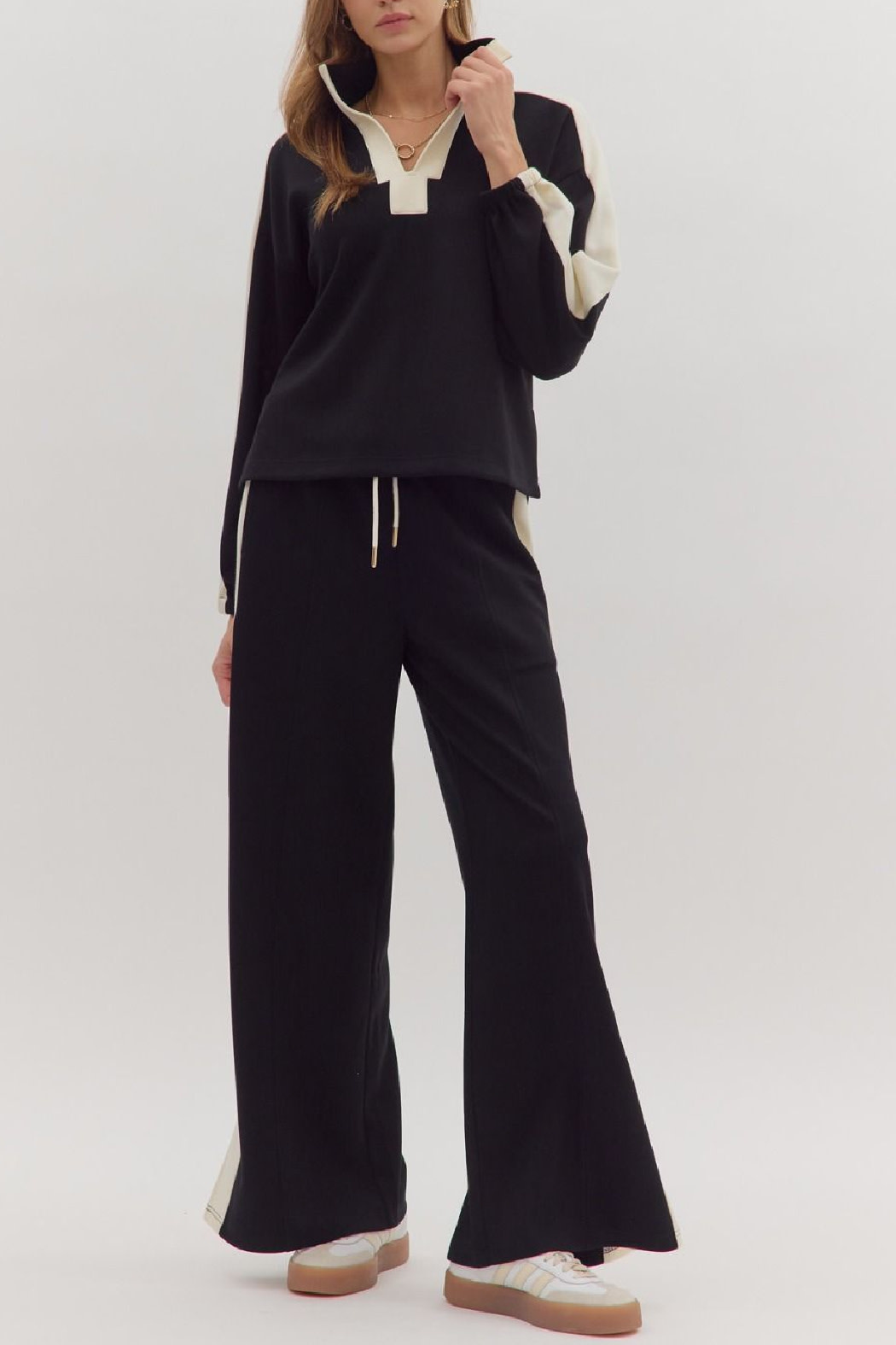 Entro Contrast Stripe Long Sleeve Top