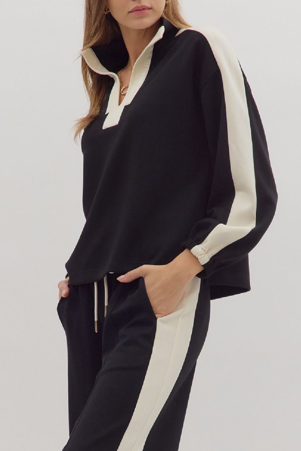 Entro Contrast Stripe Long Sleeve Top