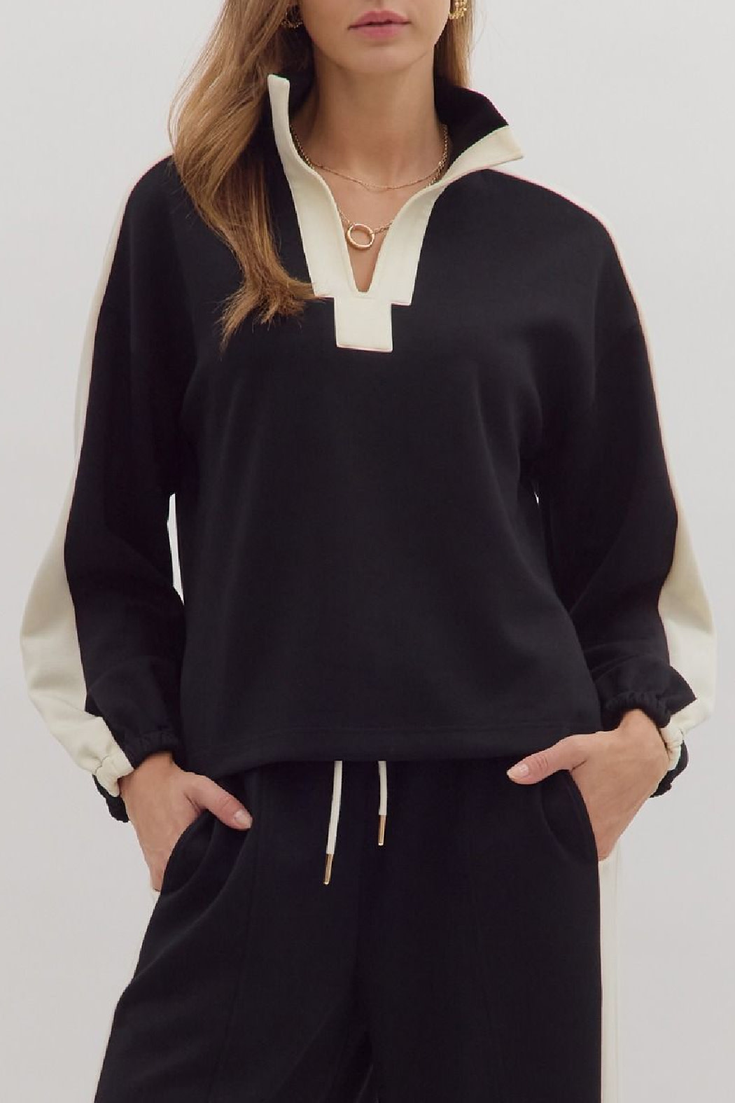 Entro Contrast Stripe Long Sleeve Top