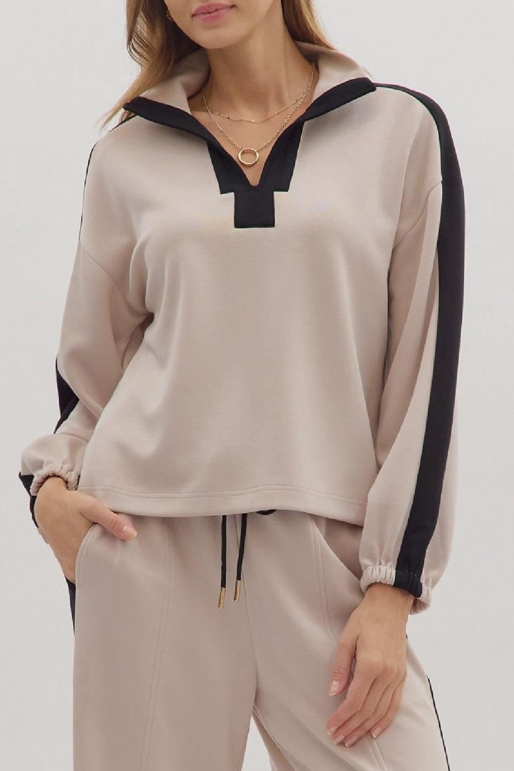 Entro Contrast Stripe Long Sleeve Top