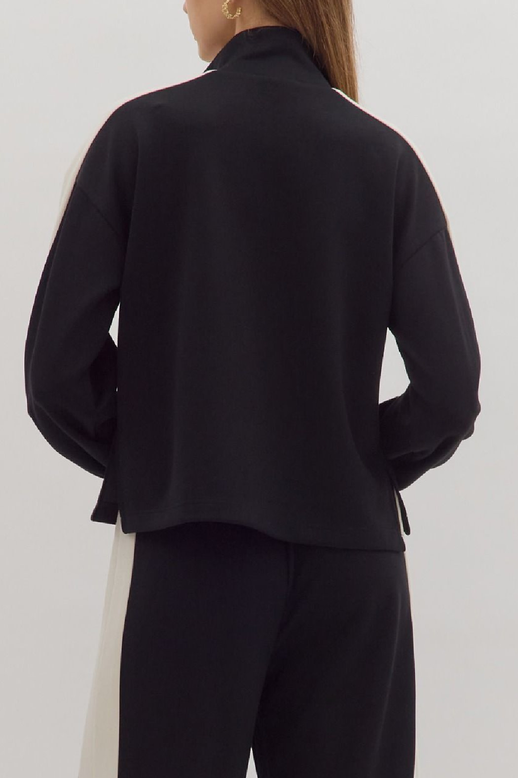 Entro Contrast Stripe Long Sleeve Top