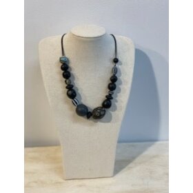Tigress Jewellery Sweet black and pattern bead necklace