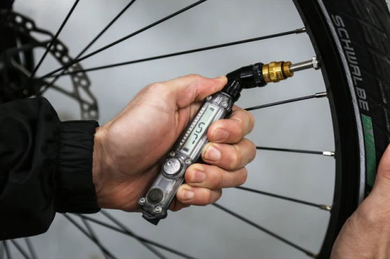 Lezyne Digital Check Drive