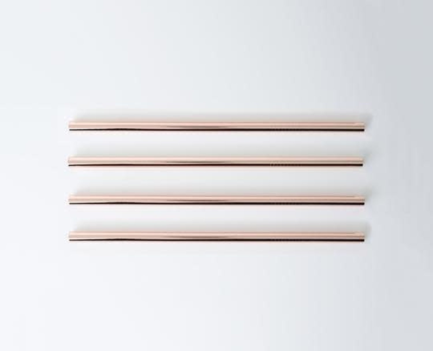 https://cdn.shoplightspeed.com/shops/641068/files/39340935/1500x4000x3/viski-wide-copper-straws-set-of-4.jpg