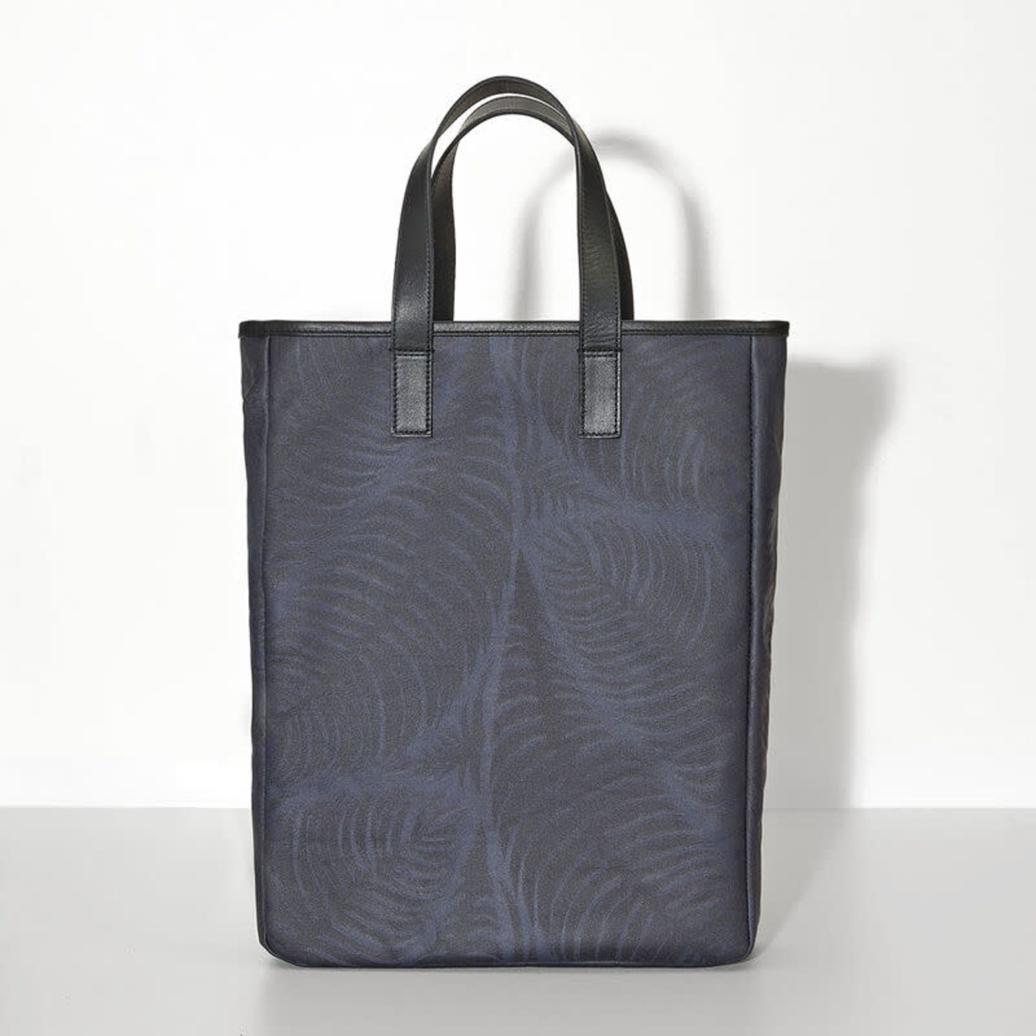 Palmes Society Tote Bag Navy | WoodWood.com